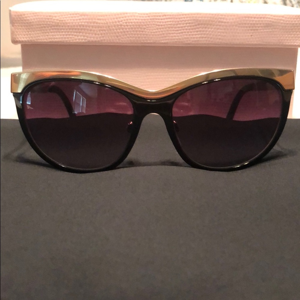 Burberry cat eye sunglasses